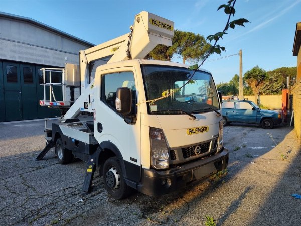 Nissan NT 400 Cabstar with palfinger - Capital Goods from Leasing - Intrum Italy S.p.A.