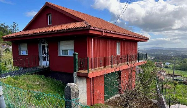 Vivienda y fincas rústicas en Santiago de Compostela - Juzgado de lo Mercantil N°1 de A Coruña