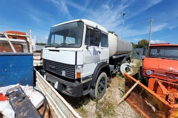 Autocarri FIAT e IVECO - Trattori stradali e rimorchi - Fall.18/2021 - Trib.di Matera - Vendita 3