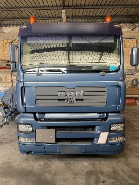 FIAT and IVECO trucks - Road tractors and trailers - Bank. 18/2021 - Matera law court