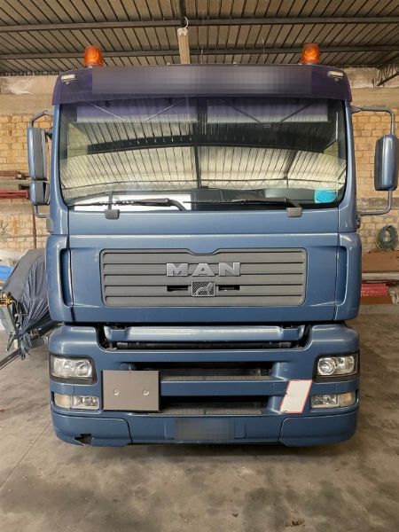 Ciężarówki FIAT i IVECO - Ciągniki drogowe i przyczepy - Upadłość 18/2021 - Sąd w Materze - Sprzedaż 2