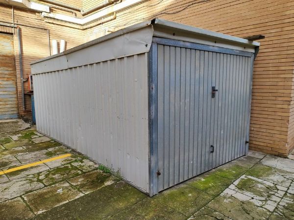 Stålcontainer - Lager af møbler til hjemmet - C.P.LO. 5/2020 - Ret. Santa Maria Capua Vetere - Salg 5