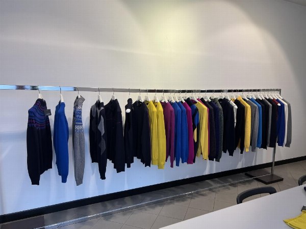 Stock abbigliamento - Magazzino prodotti finiti - Semilavorati e materie prime  - C. P. L .n. 23/2021 - Tribunale di Brescia