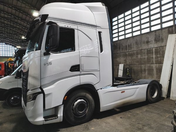 IVECO S-Way 510 Road Tractor - Capital Goods from Leasing - Intrum Italy S.p.A.