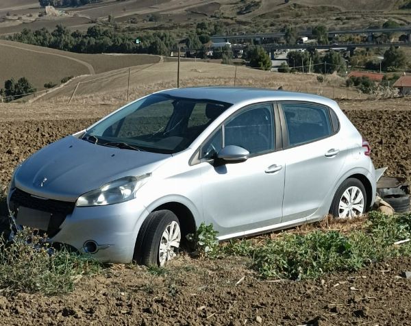 Vehículos - FIAT, BMW, IVECO y Peugeot - Fall. 13/2018 - Tribunal de Caltanissetta - Venta 2