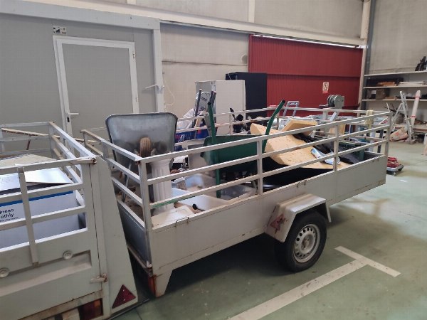 Motorcycles, trailers and furniture - Law Court No. 2 of Seville
