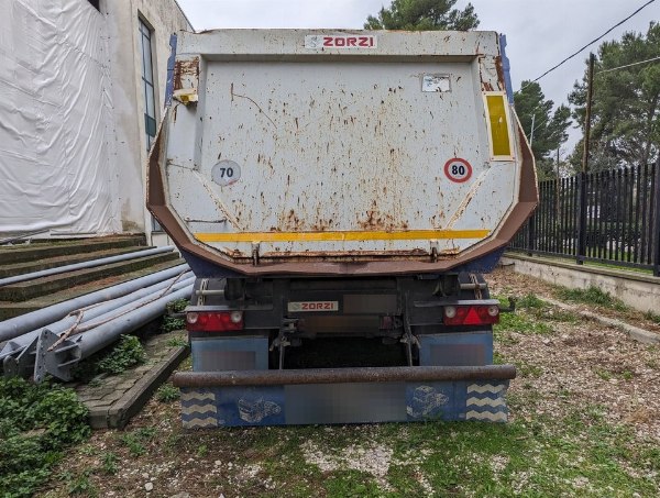 Volvo Road Tractor with Zorzi Semitrailer - Capital Goods from Leasing - Intrum Italy S.p.A. 