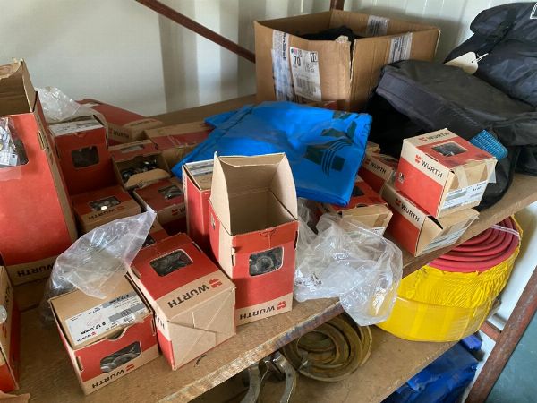 Container satt opp og utstyr og arbeidsmaterialer - Konkursauksjon nr. 37/2023 - Tingretten i Siracusa