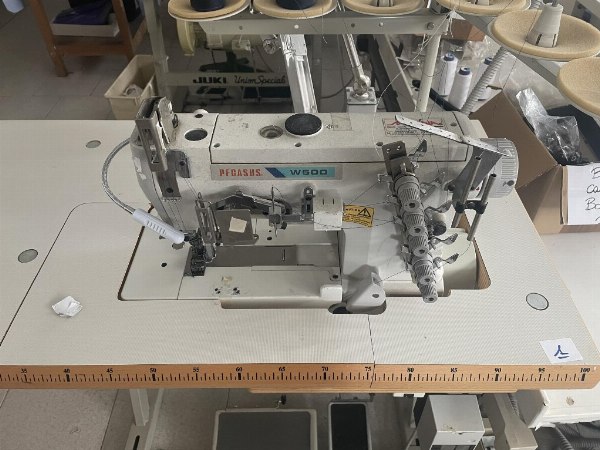 Lote de prendas de vestir - Maquinaria y equipamiento - Liquidación Judicial n. 95/2023 - Tribunal de Vicenza - Venta 2