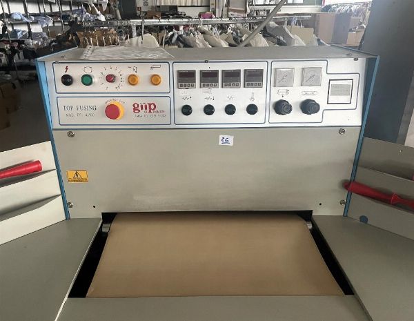 Lote de prendas de vestir - Maquinaria y equipamiento - Liquidación Judicial n. 95/2023 - Tribunal de Vicenza - Venta 2