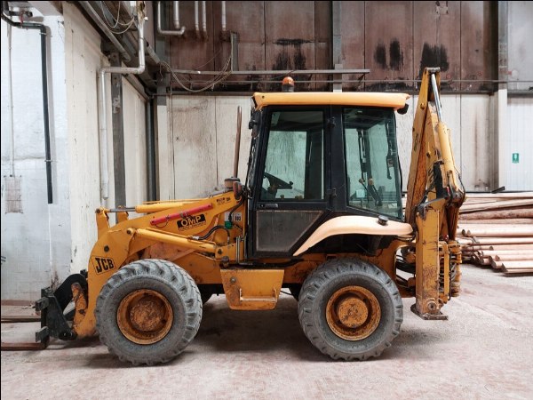 Terna JCB, fordon och olika utrustningar - Privat likvidation