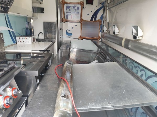 Vehículos para eliminación de residuos - Autocaravana para uso de pescadería - bienes instrumentales provenientes de leasing