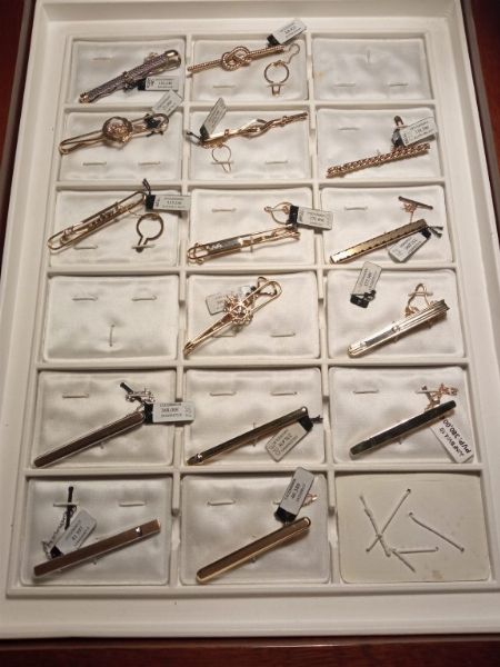 Jewelry: earrings and watches at auction Seiko and Kronos Montblanc Items - Court No. 1 of La Coruña