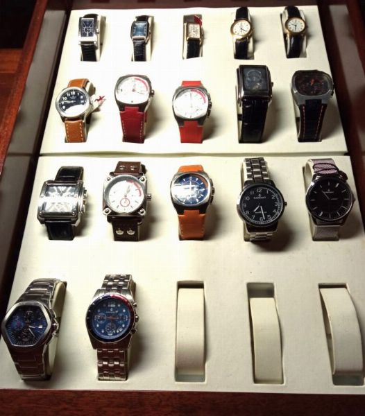 Gioielli: orecchini e orologi all&rsquo;asta Seiko e Kronos Articoli Montblanc - Tribunale n. 1 di La Coru&ntilde;a