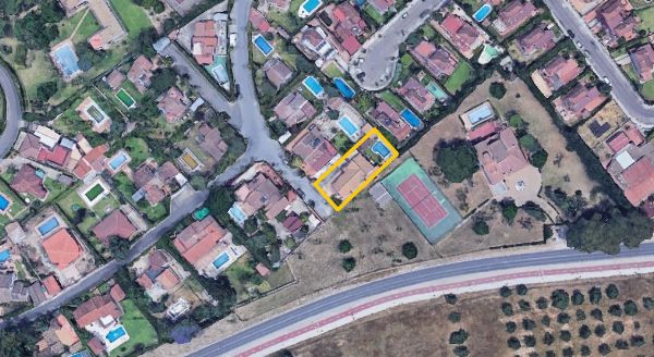 Chalet con piscina a Palomares Del Rio - Siviglia - Tribunale di commercio di Siviglia sezione 1 -1