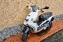Scooter Malaguti Phantom, Tagliaerba e Divano 1