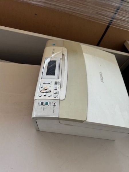 Arredi e attrezzature per ufficio - Liquidazione Giudiziale n. 98/2023 - Tribunale di Vicenza