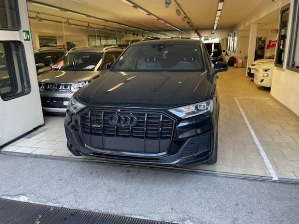 Audi Q7 Sport 50 TDI - Ликвидация по судебному решению №33/2024 - Суд Флоренции