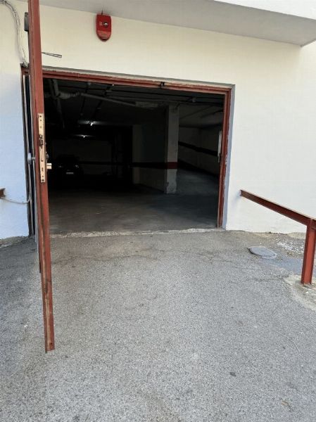 Locuință cu loc de parcare în Cenes de la Vega, Granada - Judecătoria Comercială nr. 1 din Granada -1