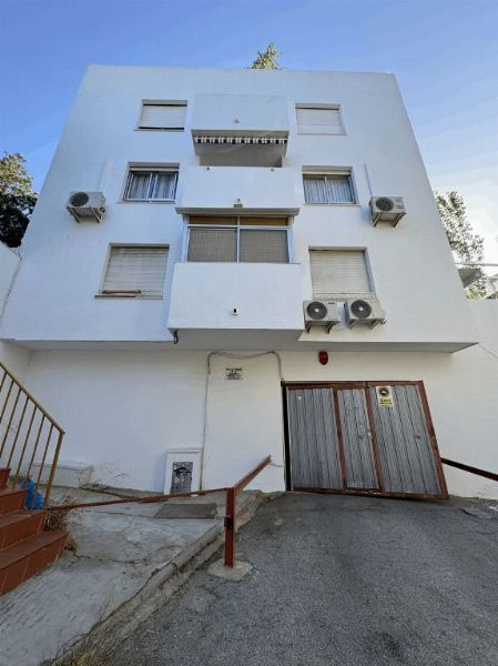 Locuință cu loc de parcare în Cenes de la Vega, Granada - Judecătoria Comercială nr. 1 din Granada -1