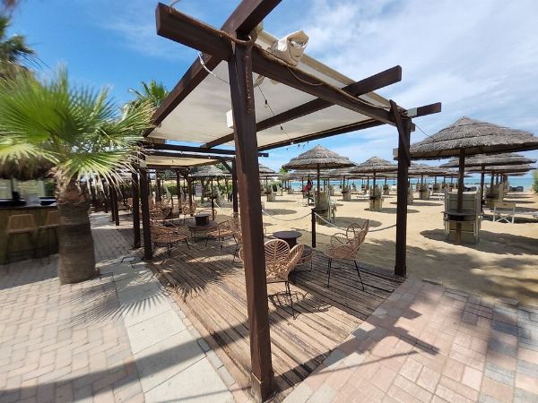Ravintolakalusteet ja -laitteet - Konkurssi nro 76/2019 - Pescara-tuomioistuin - Myynti 5