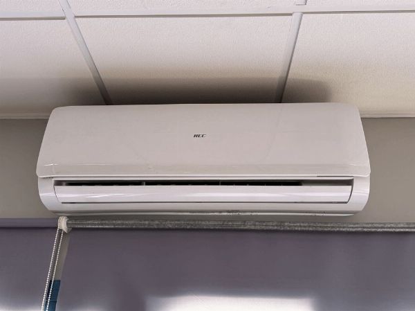 Veicolo, attrezzature informatiche, mobili e diverso materiale d'ufficio - Tribunale Mercantile N° 2 Malaga - 1