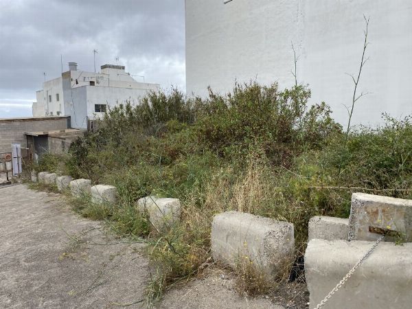 Abitazione e terreno a Las Palmas de Gran Canaria - Tribunale del Commercio N°2 di Las Palmas de Gran Canaria