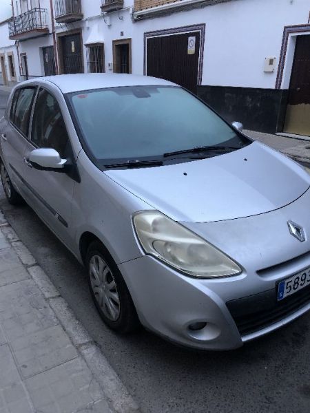 Due veicoli Renault e Critoen - Tribunale del Commercio N°1 di Siviglia