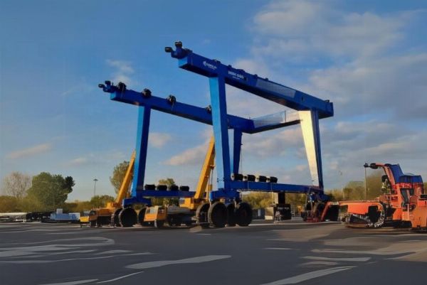 TRAVEL LIFT Cimolai Technology Mbh 880 - стратешки средства од лизинг