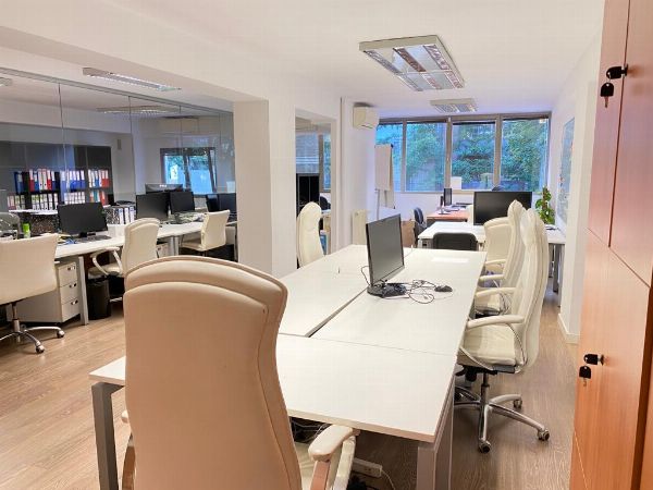 In vendita un progetto, mobili e attrezzature informatiche - Tribunale Commerciale n° 6 di Madrid-1