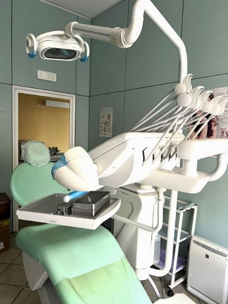 Diş hekimliği ofisi için ekipman ve mobilyalar - Kontrol Edilen Tasfiye n. 8/2023 - Brescia Mahkemesi