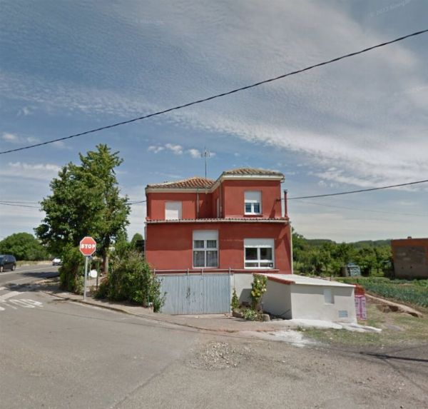 Cuotas de terrenos y de una vivienda rural - Juzgado de lo Mercantil Nº3 de A Coruña - 1