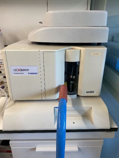 Material y mobiliario de laboratorio - Juzgado de lo Mercantil Nº9 de Barcelona - 1