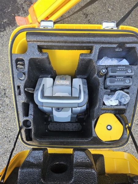 IVECO 35C15 e 
Strumento Trimble TTS-S7 Robotic
 - Liquidazion Giudiziale n.77/2024 - Tribunale de Catania - Vendita 6
