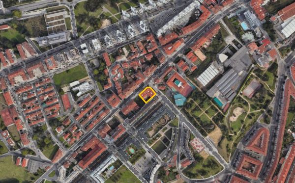 Vivienda y plaza de garaje ubicada en Santiago de Compostela- Juzgado de lo Mercantil Nº2 de A Coruña