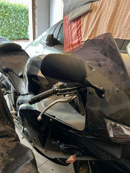 Motocicleta Honda Cbr - Fallida núm. 13/2019 - Tribunal de L'aquila - Venda 4