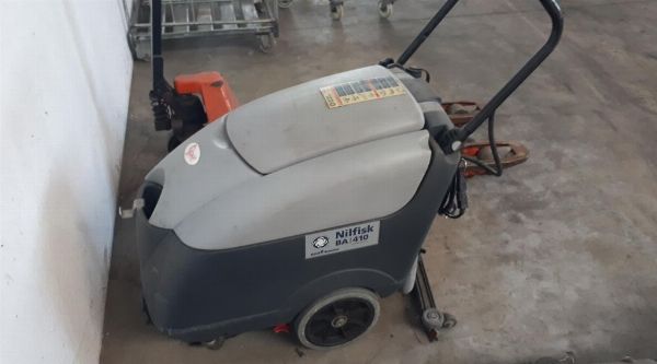 Gabelstapler OM, Bodenreinigungsmaschine und Kehrmaschine sowie Büromöbel und -ausstattung - Gerichtliche Liquidation 63/2024 - Gericht von Vicenza