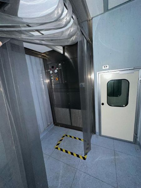 Locaux de pesée avec hottes - Fenêtres en aluminium - Liquidation Judiciaire n. 519/2023 - Trib. de Rome
