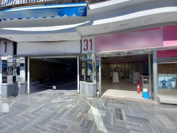 Dos locales, un almacén y una plaza de garaje, en las Palmas -  Juzgado de lo Mercantil Nº1 de Gran Canaria
