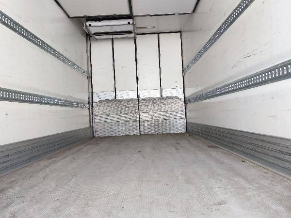 Austeras Trade 18B04A jääkaappiperävaunu kuormauslaitteella - leasingista peräisin olevat instrumentaalit - Myynti 4