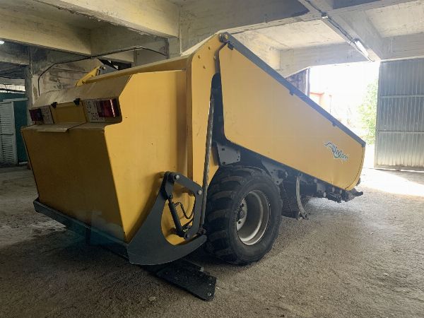 Camion e Macchinari del settore agricoltura - Giudice del Mercato N  2 de A Corua