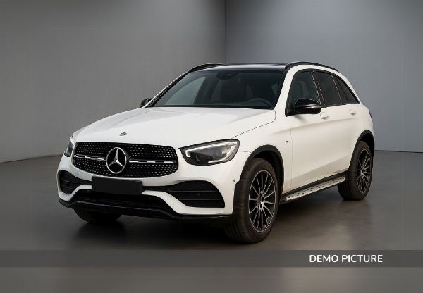 Автомобили и Товарни возила - Land Rover Defender и Mercedes SLC - IVECO S-Way и Renault Master - средства од лизинг