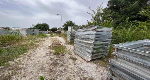 Office furniture, fixtures and windows - Judicial Liquidation no. 51/2023 - Court of North Naples