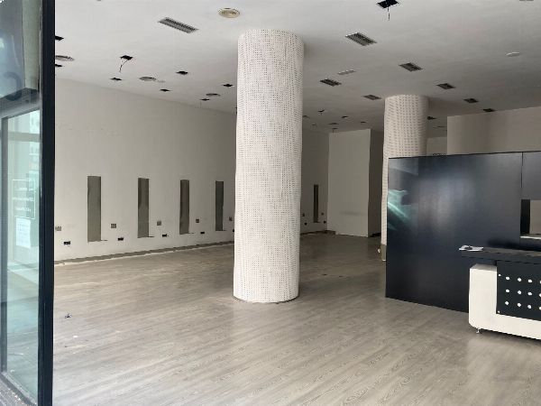 Varios locales comerciales distribuidos en 2 bloques, en Vigo- Juzgado de lo Mercantil N&ordm;3 de Pontevedra