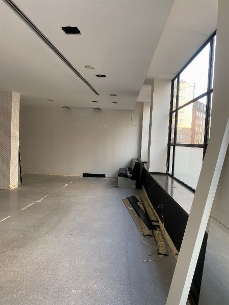 Varios locales comerciales distribuidos en 2 bloques, en Vigo- Juzgado de lo Mercantil N&ordm;3 de Pontevedra
