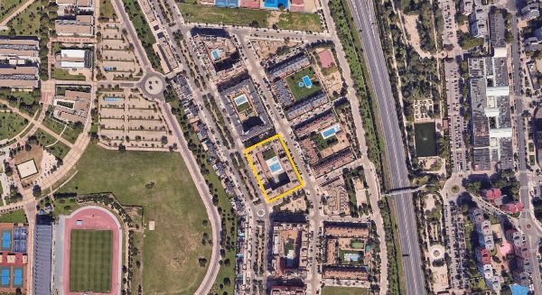 Tvö bílastæði staðsett í Fuenlabrada, Madrid - Dómstóllinn De Lo Mercantil N.º 01 í Madrid