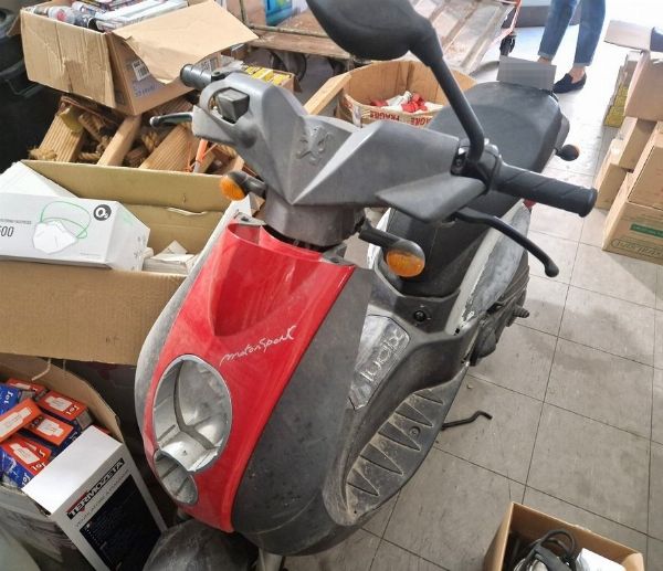 iPhone, iPad e Macbook - Forniture per imbarcazioni e scooter Peugeot 50 - Liquidazione Giudiziale 36/2024 - Tribunale di Siracusa