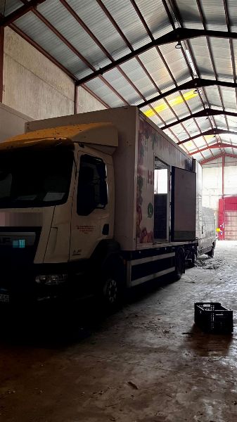A DAF Truck, two vehicles, cleaning machinery and logistics equipment - Commercial Court No. 1 of Huelva