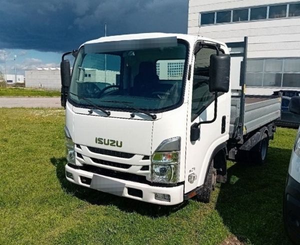 Camió Isuzu M21 amb caixa basculant - béns instrumentals provinents de leasing