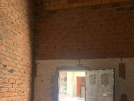 Inmuebles en Pontevedra, dos Fincas en Silleda y Local Comercial en Lal&iacute;n